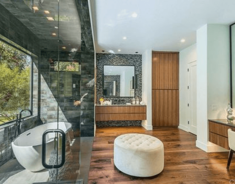 Kris Jenner's bathroom